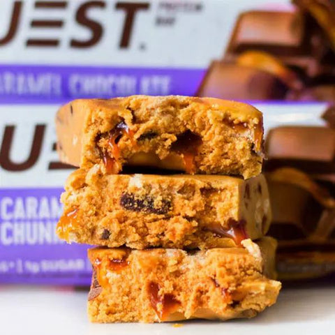 Quest Bar Caramel Chocolate Chunk - baton białkowy z karmelem i czekoladą by Quest Nutrition (quest-bar-caramel-chocolate-chunk-baton-bialkowy-z-karmelem-i-czekolada)