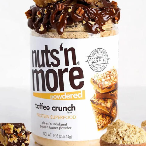Nuts 'N More Peanut Powder Toffee Crunch - masło orzechowe w proszku z ksylitolem by Nuts'n more (nuts-n-more-peanut-powder-toffee-crunch-maslo-orzechowe-w-proszku)