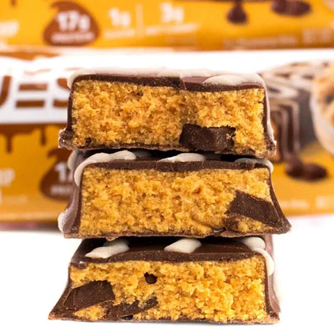 Quest Bar Dipped Chocolate Chip Cookie Dough - baton ciasteczkowy w polewie, 17g białka & 180kcal by Quest Nutrition (quest-bar-dipped-chocolate-chip-cookie-dough)