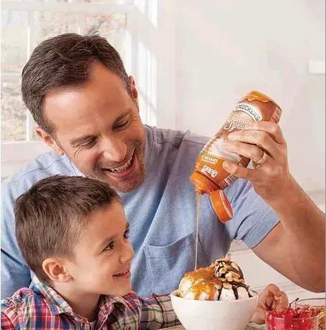 Smucker's gęsty syrop czekoladowy bez cukru i bez tłuszczu by Smucker's (smucker-s-gesty-syrop-czekoladowy-bez-dodatku-cukru-0g-cukru-0g-tluszczu)