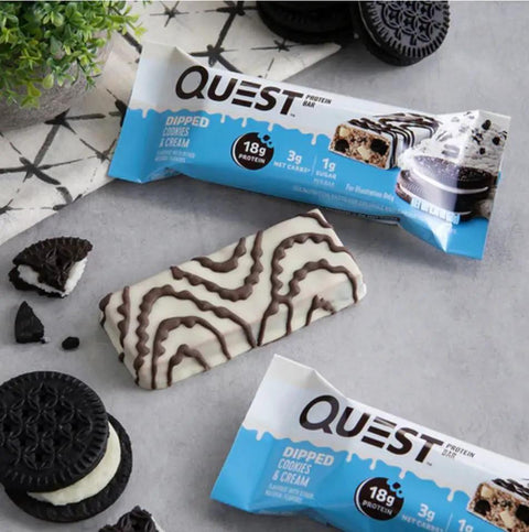 Quest Bar Dipped Cookies & Cream - baton ciasteczkowy w polewie, 18g białka & 180kcal by Quest Nutrition (quest-bar-dipped-cookies-cream-baton-ciasteczkowy-w-polewie-18g-bialka-180kcal)
