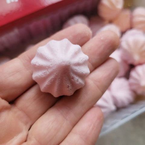 Locco Meringue Raspberry - bezy bez cukru z erytrytolem, 1kcal w sztuce, Malina by Locco Low Calories Company (locco-meringue-raspberry-bezy-bez-cukru-z-erytrytolem-1kcal-w-sztuce-malina)