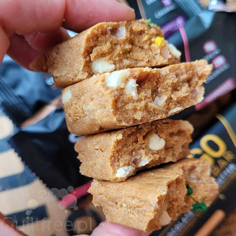SelectGo Protein Bar Birthday Cake - baton proteinowy na maśle migdałowym i miodzie, bez słodzików by SELECT Protein - PEScience (selectgo-protein-bar-birthday-cake-baton-proteinowy-na-masle-migdalowym-i-miodzie-bez-slodzikow)