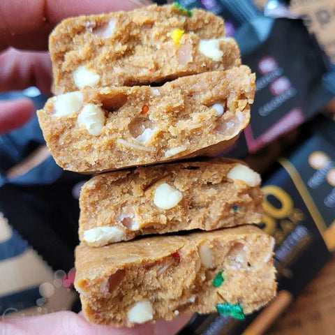 SelectGo Protein Bar Birthday Cake - baton proteinowy na maśle migdałowym i miodzie, bez słodzików by SELECT Protein - PEScience (selectgo-protein-bar-birthday-cake-baton-proteinowy-na-masle-migdalowym-i-miodzie-bez-slodzikow)
