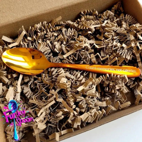 Funky Spoon grawerowana łyżka z afirmacją, Miodowe Złoto 14cm, Count Memories, not Calories by Funky Flavors (funky-spoon-grawerowana-lyzka-z-afirmacja-miodowe-zloto-14cm-count-memories-not-calories)