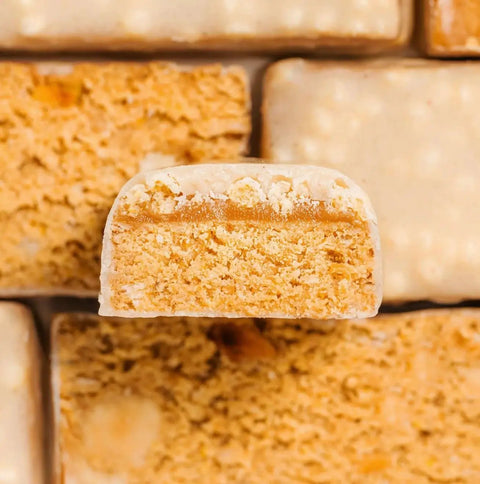 FIZI Mood Booster Salted Caramel - wegański baton proteinowy w polewie z białej czekolady bez dodatku cukru by Fizi (fizi-mood-booster-salted-caramel-40g-weganski-baton-proteinowy-w-polewie-z-bialej-czekolady-bez-dodatku-cukru)