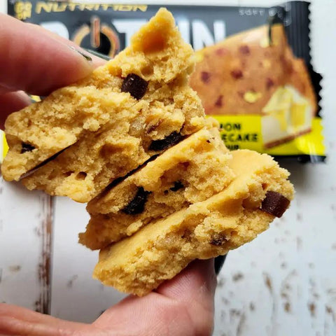 Sante GoOn Protein Cookie Lemon Cheesecake - miękkie ciastko białkowe o smaku cytrynowego sernika by Sante (sante-goon-protein-cookie-lemon-cheesecake-miekkie-ciastko-bialkowe-o-smaku-cytrynowego-sernika)