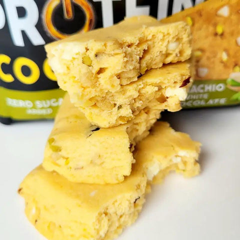 Sante GoOn Protein Cookie Pistachio White Chocolate - miękkie ciastko białkowe o smaku pistacji i białej czekolady by Sante (sante-goon-protein-cookie-pistachio-white-chocolate-miekkie-ciastko-bialkowe-o-smaku-pistacji-i-bialej-czekolady)