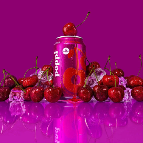 Poppi Prebiotic Soda Cherry Cola 355ml - funkcjonalny napój z błonnikiem, stewią i octem jabłkowym by Poppi Soda (poppi-prebiotic-soda-cherry-cola-355ml-funkcjonalny-napoj-z-blonnikiem-stewia-i-octem-jablkowym)